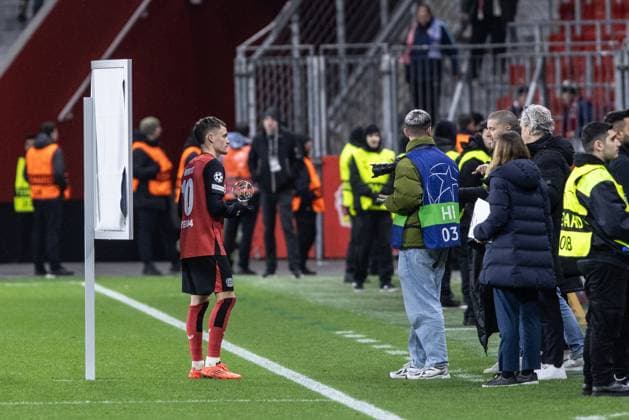 UEFA Champions League Bayer 04 Leverkusen FC Salzburg 26 11 2024 Florian Wirtz Bayer 04 Leverkusen, 10 Player of the Match, Interview UEFA Champions League Bayer 04 Leverkusen FC Salzburg BayArena, Leverkusen 26 11 2024 Copyright: xBEAUTIFULxSPORTS Buriakovx