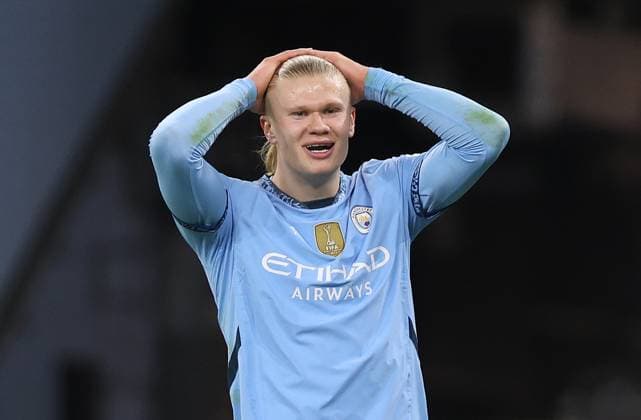 - Manchester City v Feyenoord, UEFA Champions League, League Stage, Etihad Stadium, Manchester, UK - 26th November 2024. (C) Daniel Weir Crystal Pix Erling Haaland of Manchester City looks disappointed & dejected. - Manchester City v Feyenoord, UEFA Champions League, League Stage, Etihad Stadium, Manchester, UK - 26th November 2024. (C) Daniel Weir Crystal Pix Manchester Etihad Stadium UK Copyright: xDanxWeirx CP_Manchester_City_Feyenoord_18