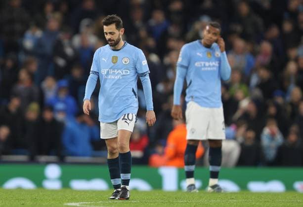 - Manchester City v Feyenoord, UEFA Champions League, League Stage, Etihad Stadium, Manchester, UK - 26th November 2024. (C) Daniel Weir Crystal Pix Bernardo Silva of Manchester City looks disappointed & dejected. - Manchester City v Feyenoord, UEFA Champions League, League Stage, Etihad Stadium, Manchester, UK - 26th November 2024. (C) Daniel Weir Crystal Pix Manchester Etihad Stadium UK Copyright: xDanxWeirx CP_Manchester_City_Feyenoord_41