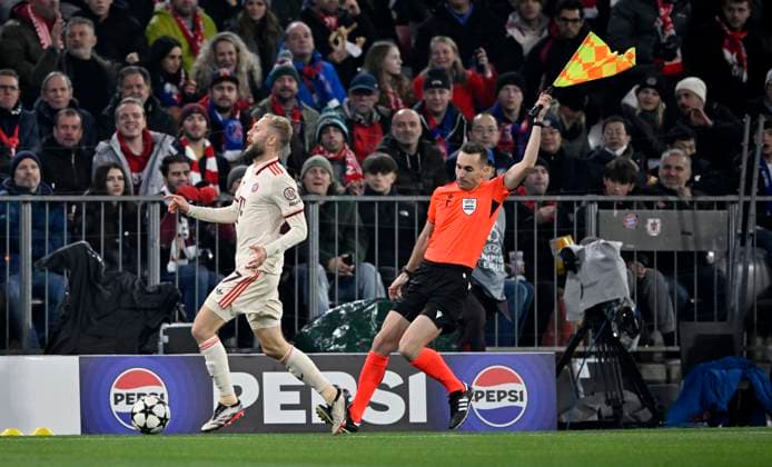 Konrad Laimer FC Bayern Muenchen FCB 27 Ball in out linesman flag FC Bayern Muenchen FCB vs Paris Saint Germain PSG Matchday 5 26 11 2024 DFL REGULATIONS PROHIBIT ANY USE OF PHOTOGRAPHS AS IMAGE SEQUENCES AND OR QUASI VIDEO FC Bayern Muenchen FCB vs Paris Saint Germain PSG