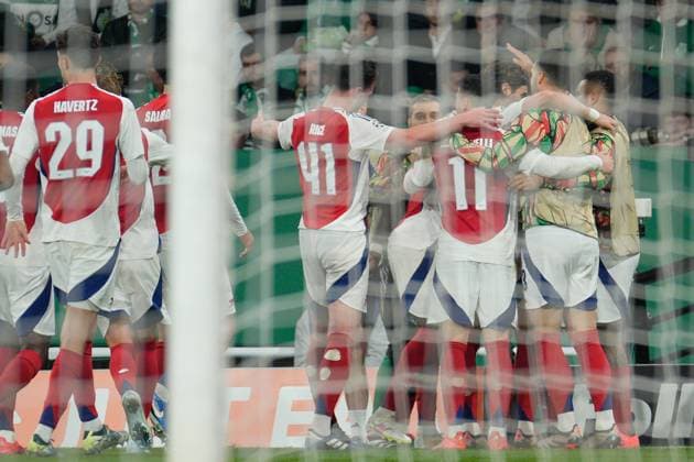 Sporting CP Vs Arsenal FC in Lisbon, Portugal - 26 Nov 2024 Arsenal FC players celebrate their fourth goal during the UEFA Champions League 2024 25 League Phase Matchday 5 between Sporting CP and Arsenal FC at Estadio Jose Alvalade. Final score: Sporting CP 1:5 Arsenal FC Lisbon Portugal Copyright: xBrunoxdexCarvalhox xSOPAxImagesx brunodecarvalho_sportingarsenal-1708