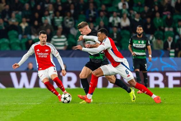 November 26, 2024, Lisbon, Portugal: Gabriel Martinelli (L) of Arsenal, Viktor Gyokeres (C) of Sporting CP, and Gabriel Magalhaes (R) of Arsenal seen in action during the UEFA Champions League football match between Sporting CP and Arsenal at Estadio Jose Alvalade Stadium. Lisbon Portugal - ZUMAs197 20241126_aaa_s197_161 Copyright: xHugoxAmaralx