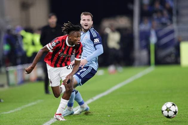 November 26, 2024, Bratislava, Slovakia: Samuel Chukwueze of AC Milan (L) and Jurij Medvedev of Slovan Bratislava (R) seen in action during the UEFA Champions League match between Slovan Bratislava and AC Milan at Tehelne Pole Stadium. Final Score; Slovan Bratislava 2:3 AC Milan. Bratislava Slovakia - ZUMAs197 20241126_aaa_s197_197 Copyright: xGrzegorzxWajdax