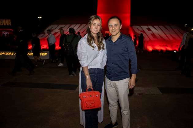 Premiere Mundial de Senna by Netflix SÃO PAULO, SP - 26.11.2024: PREMIERE MUNDIAL DE SENNA BY NETFLIX - Netflix held the world premiere of the documentary series Senna on Tuesday (26) with the presence of a large cast at an event at the Ibirapuera Auditorium, where the first two episodes of the miniseries that tells the story of one of the greatest idols of world motorsports were shown. Those present were also impressed by the Mclaren MP45B that Senna used to win his second championship in Japan in 1990 and the replica of the iconic McLaren, model MP46, driven by Ayrton Senna in 1991. In the spotlight, the driver Felipe Massa accompanied by his wife Anna Raffaela Bassi. (Photo: Emerson Santos Fotoarena) x2656925x  EmersonxSantos