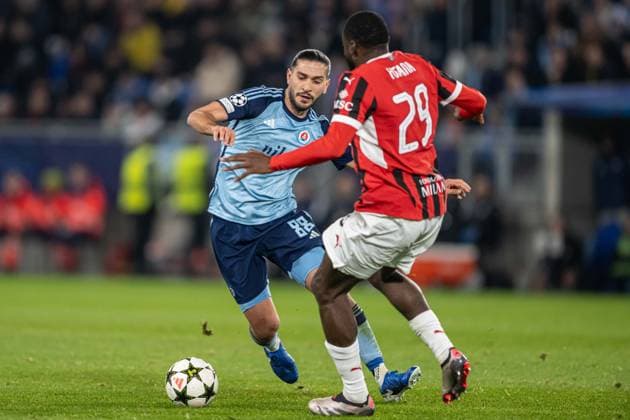 Youssouf Fofana in a battle with Kyriiakos Savvidis uring UEFA Champions league match, SK Slovan Bratislava - AC Milan , 26. november 2024, Tehelne pole Stadium, Bratislava, Slovakia Copyright: xMICHALxFAJT,ZOSPORTU.SKx FAJ_5041