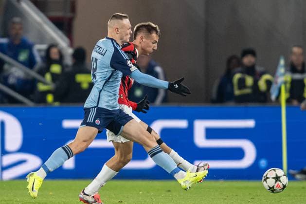 Nino Marcelli in a battle for the ball with Francesco Camarda during UEFA Champions league match, SK Slovan Bratislava - AC Milan , 26. november 2024, Tehelne pole Stadium, Bratislava, Slovakia Copyright: xMICHALxFAJT,ZOSPORTU.SKx FAJ_5435