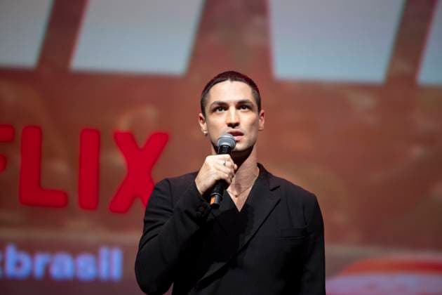 Premiere Mundial de Senna by Netflix SÃO PAULO, SP - 26.11.2024: PREMIERE MUNDIAL DE SENNA BY NETFLIX - Netflix held the world premiere of the documentary series Senna on Tuesday (26) with the presence of a large cast at an event at the Ibirapuera Auditorium, where the first two episodes of the miniseries that tells the story of one of the greatest idols in world motorsports were shown. Those present were also impressed by the Mclaren MP45B that Senna used to win his second championship in Japan in 1990 and the replica of the iconic McLaren, model MP46, driven by Ayrton Senna in 1991. The highlight was actor Gabriel Leone, who plays Senna in the miniseries. (Photo: Emerson Santos Fotoarena) x2656954x  EmersonxSantos