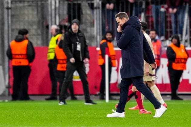 LEVERKUSEN, GERMANY - NOVEMBER 26: FC Red Bull Salzburg head coach Pepijn Lijnders looks dejected after the UEFA Champions League 2024 25 League Phase MD5 match between Bayer 04 Leverkusen and FC Salzburg at BayArena on November 26, 2024 in Leverkusen, Germany. (Photo by Rene Nijhuis) SOC  Copyright: xRenexNijhuis