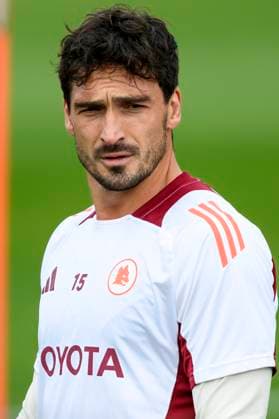 Mats Hummels of AS Roma during a training session the day before the Europa League football match between Tottenham and AS Roma at Centro Sportivo Fulvio Bernardini in Rome (Italy), November 27, 2024. AndreaxStaccioli