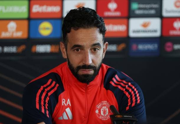 - Manchester United, ManU Training, UEFA Europa League 2024 25, League Phase, MD5 training Session at Carrington Training Ground, Manchester, UK - 27th November 2024. (C) Daniel Weir Crystal Pix Ruben Amorim Manager of Manchester United in his pre match press conference, PK, Pressekonferenz - Manchester United Training, UEFA Europa League 2024 25, League Phase, MD5 training Session at Carrington Training Ground, Manchester, UK - 27th November 2024. (C) Daniel Weir Crystal Pix Manchester Carrington Training Ground UK Copyright: xDanxWeirx CP_Manchester_United_Training_29