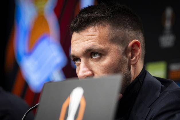 SAN SEBASTIAN - Ajax coach Francesco Farioli during the press conference, PK, Pressekonferenz in the press room of the Reale Arena (Estadio Anoeta) prior to Ajax s Europa League match against Real Sociedad. ANP TOBIAS KLEUVER xVIxANPxSportx xxANPxIVx 514397817 originalFilename: 514397817.jpg