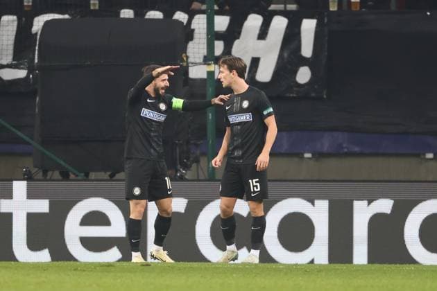 SOCCER - UEFA CL, Sturm vs Girona KLAGENFURT,AUSTRIA,27.NOV.24 - SOCCER - UEFA Champions League, SK Sturm Graz vs Girona FC. Image shows Otar Kiteishvili and William Boeving (Sturm).  GEPAxpictures xChrisxBauer