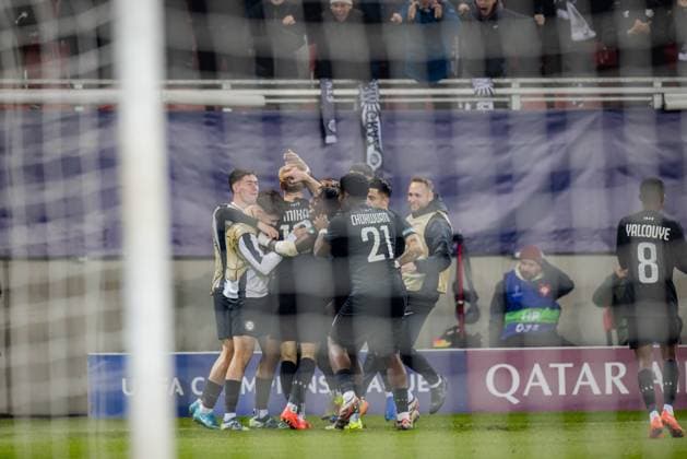 SOCCER - UEFA CL, Sturm vs Girona KLAGENFURT,AUSTRIA,27.NOV.24 - SOCCER - UEFA Champions League, SK Sturm Graz vs Girona FC. Image shows the rejoicing of Sturm.  GEPAxpictures xMatthiasxTrinkl