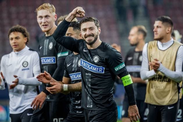 Sport Bilder des Tages SOCCER - UEFA CL, Sturm vs Girona KLAGENFURT,AUSTRIA,27.NOV.24 - SOCCER - UEFA Champions League, SK Sturm Graz vs Girona FC. Image shows the rejoicing of Otar Kiteishvili (Sturm).  GEPAxpictures xMatthiasxTrinkl