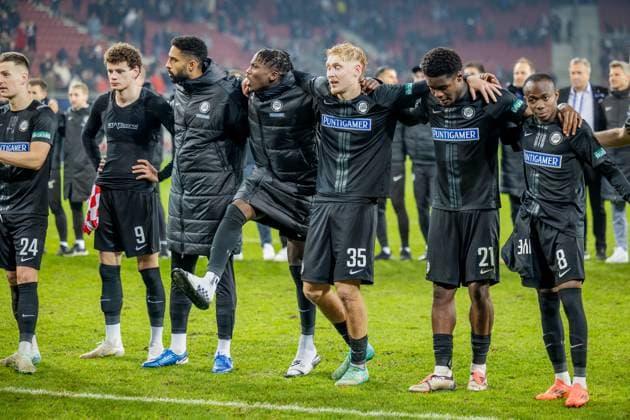 SOCCER - UEFA CL, Sturm vs Girona KLAGENFURT,AUSTRIA,27.NOV.24 - SOCCER - UEFA Champions League, SK Sturm Graz vs Girona FC. Image shows the rejoicing of Sturm.  GEPAxpictures xMatthiasxTrinkl
