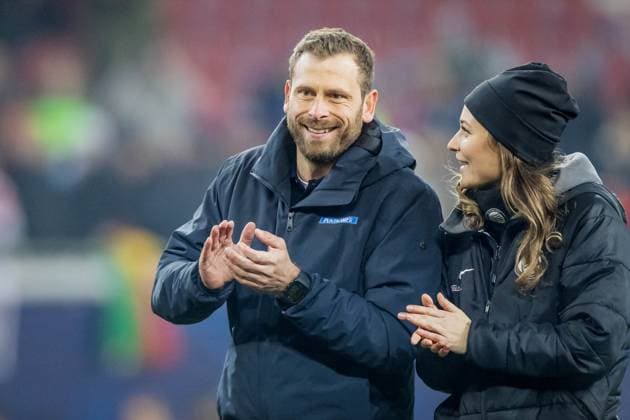 SOCCER - UEFA CL, Sturm vs Girona KLAGENFURT,AUSTRIA,27.NOV.24 - SOCCER - UEFA Champions League, SK Sturm Graz vs Girona FC. Image shows the rejoicing of head coach Juergen Saeumel (Sturm).  GEPAxpictures xMatthiasxTrinkl