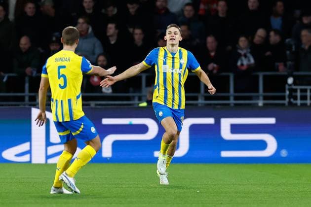 EINDHOVEN, 27-11-2024, Philips Stadium, UEFA Champions League season 2024 25, match between PSV and Sjachtar Donetsk, Sjachtar Donetsk player Danylo Sikan scores the 0-1 PSV - Sjachtar Donetsk  x26839304x Copyright: