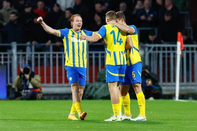 EINDHOVEN, 27-11-2024, Philips Stadium, UEFA Champions League season 2024 25, match between PSV and Sjachtar Donetsk, Sjachtar Donetsk player Danylo Sikan scores the 0-1 PSV - Sjachtar Donetsk  x26839309x Copyright: