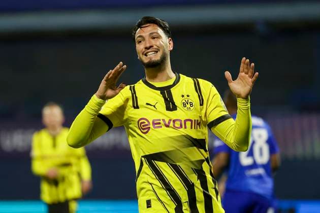 Ramy Bensebaini Borussia Dortmund looks disappointed, UEFA Champions League 2024 25 League Phase MD5, GNK Dinamo v Borussia Dortmund, Stadion Maksimir on November 27, 2024 in Zagreb, Croatia Photo by Marco Steinbrenner DeFodi Images Ramy Bensebaini Borussia Dortmund looks dejected, UEFA Champions League 2024 25 League Phase MD5, GNK Dinamo v Borussia Dortmund, Stadion Maksimir, November 27, 2024 in Zagreb, Croatia Photo by Marco Steinbrenner DeFodi Images Defodi 700 zagreb bvb 20241127 043A Defodi-700