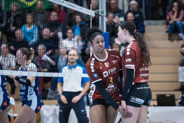 Volleyball CEV Challenge League Volley Duedingen vs SC Potsdam Duedingen , 27 11 2024 Danielle Harbin Opposite, SC Potsdam, 3 Sabrina Starks Middle, SC Potsdam, 11 Volleyball CEV Challenge League Volley Duedingen vs SC Potsdam in Duedingen , 27 11 2024 Copyright: xBEAUTIFULxSPORTS OlafxRellischx