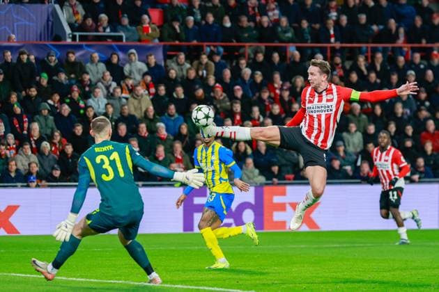 EINDHOVEN, 27-11-2024, Philips Stadium, UEFA Champions League season 2024 25, match between PSV and Sjachtar Donetsk, PSV player Luuk de Jong PSV - Sjachtar Donetsk  x26839391x Copyright:
