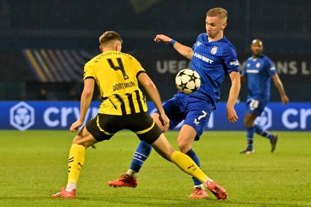 Zagreb, Croatia, November 27th 2024: Luka Stojkovic of Dinamo Zagreb (R) in action against Nico Schlotterbeck of Borussia Dortmund (L) during the UEFA Champions League, League phase, match between Dinamo Zagreb and Borussia Dortmund at Stadium Maksimir, Zagreb, Croatia. (Igor Kupljenik SPP) Copyright: xIgorxKupljenikx xSPPx spp-en-IgKuSp-IK2_4258