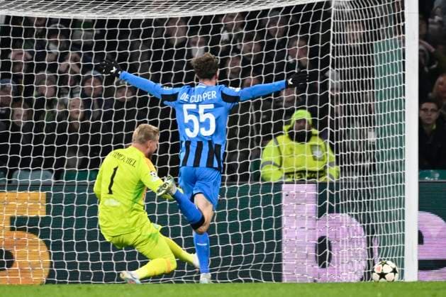 Celtic v Club Brugge - UEFA Champions League GLASGOW, SCOTLAND - NOVEMBER 27 : Carter-Vickers Cameron defender of Celtic FC scores an own goal against Schmeichel Kasper goalkeeper of Celtic FC and De Cuyper Maxim midfielder of Club Brugge celebrates during the UEFA Champions League phase matchday 5 between Celtic and Club Brugge on November 27, 2024 in Glasgow, Scotland, 27 11 2024 Glasgow Scotland  Copyright: xPeterxDexVoechtx