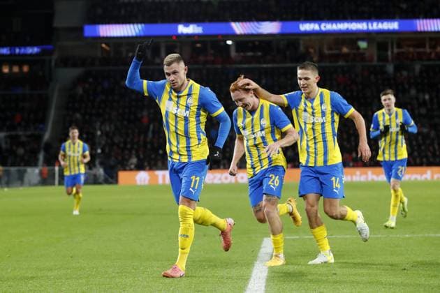 EINDHOVEN - (l-r) Oleksandr Zubkov of FK Shakhtar Donetsk , Danylo Sikan of FK Shakhtar Donetsk celebrate 0-2 during the UEFA Champions league match between PSV Eindhoven and Shakhtar Donetsk at Phillips stadium on Nov. 27, 2024 in Eindhoven, Netherlands. ANP Hollandse Hoogte BART STOUTJESDIJK UEFA Champions League 2024 25 League Phase MD5 2024 25 xVIxANPxSportx xBartxStoutjesdijkxIVx 514407346 originalFilename: 514407346.jpg