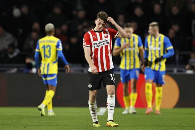 EINDHOVEN - Matteo Dams of PSV Eindhoven disappointment after the 0-2 during the UEFA Champions league match between PSV Eindhoven and Shakhtar Donetsk at Phillips Stadium on Nov. 27, 2024 in Eindhoven, Netherlands. ANP MAURICE VAN STEEN UEFA Champions League 2024 25 League Phase MD5 2024 25 xVIxANPxSportx xxANPxIVx 514407340 originalFilename: 514407340.jpg