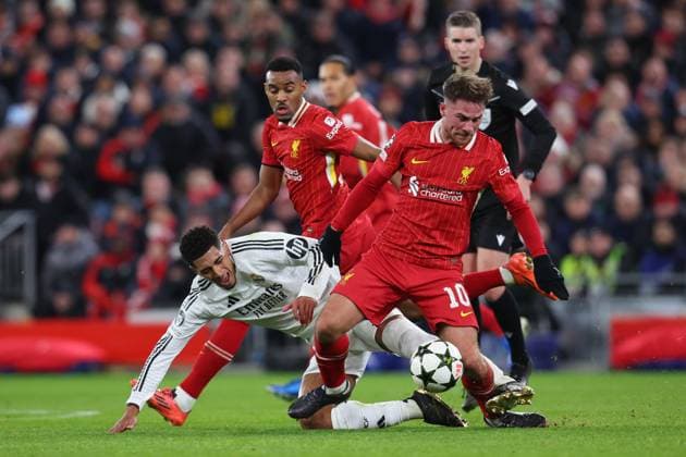 Liverpool FC v Real Madrid C.F. - UEFA Champions League 2024 25 League Phase MD5 Jude Bellingham of Real Madrid CF and Alexis Mac Allister of Liverpool challenge during the UEFA Champions League 2024 25 League Phase MD5 match between Liverpool FC and Real Madrid C.F. at Anfield on November 27, 2024 in Liverpool, England. Liverpool Anfield England United Kingdom Copyright: xedxSykes Sportsphoto APLx 14052913