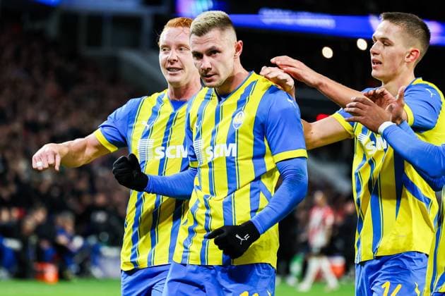 EINDHOVEN, 27-11-2024, Philips Stadium, UEFA Champions League season 2024 25, match between PSV and Sjachtar Donetsk, Sjachtar Donetsk player Oleksandr Zubkov scored the 0-2 PSV - Sjachtar Donetsk  x26839420x Copyright: