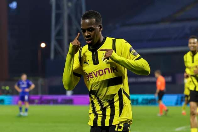 Jamie Gittens Borussia Dortmund celebrates his goal for 0 1, UEFA Champions League 2024 25 League Phase MD5, GNK Dinamo v Borussia Dortmund, Stadion Maksimir, November 27, 2024 in Zagreb, Croatia Photo by Marco Steinbrenner DeFodi Images Jamie Gittens Borussia Dortmund celebrates after scoring his teams first goal, UEFA Champions League 2024 25 League Phase MD5, GNK Dinamo v Borussia Dortmund, Stadion Maksimir, November 27, 2024 in Zagreb, Croatia Photo by Marco Steinbrenner DeFodi Images Defodi 700 zagreb bvb 20241127 053A Defodi-700