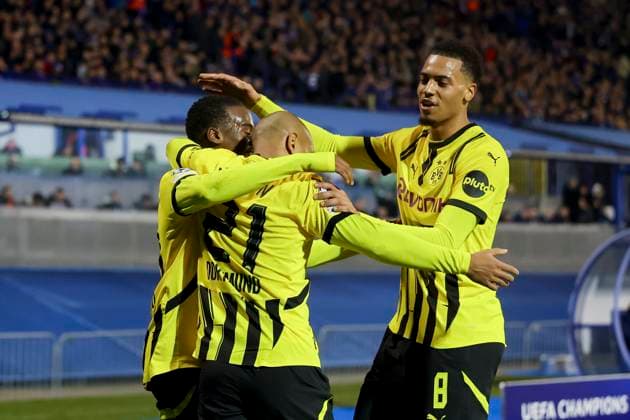 Jamie Gittens Borussia Dortmund celebrates after scoring his teams first goal with Donyell Malen Borussia Dortmund and Felix Nmecha Borussia Dortmund , UEFA Champions League 2024 25 League Phase MD5, GNK Dinamo v Borussia Dortmund, Stadion Maksimir on November 27, 2024 in Zagreb, Croatia Photo by Marco Steinbrenner DeFodi Images Jamie Gittens Borussia Dortmund celebrates after scoring his teams first goal with Donyell Malen Borussia Dortmund and Felix Nmecha Borussia Dortmund , UEFA Champions League 2024 25 League Phase MD5, GNK Dinamo v Borussia Dortmund, Stadion Maksimir, November 27, 2024 in Zagreb, Croatia Photo by Marco Steinbrenner DeFodi Images Defodi 700 zagreb bvb 20241127 054A Defodi-700