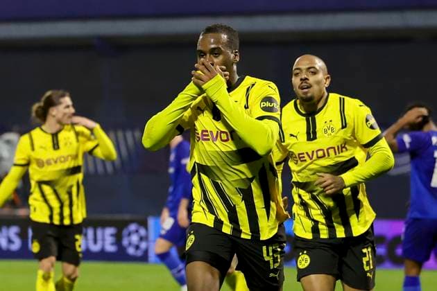Jamie Gittens Borussia Dortmund celebrates his goal for 0 1, UEFA Champions League 2024 25 League Phase MD5, GNK Dinamo v Borussia Dortmund, Stadion Maksimir, November 27, 2024 in Zagreb, Croatia Photo by Marco Steinbrenner DeFodi Images Jamie Gittens Borussia Dortmund celebrates after scoring his teams first goal, UEFA Champions League 2024 25 League Phase MD5, GNK Dinamo v Borussia Dortmund, Stadion Maksimir, November 27, 2024 in Zagreb, Croatia Photo by Marco Steinbrenner DeFodi Images Defodi 700 zagreb bvb 20241127 058A Defodi-700