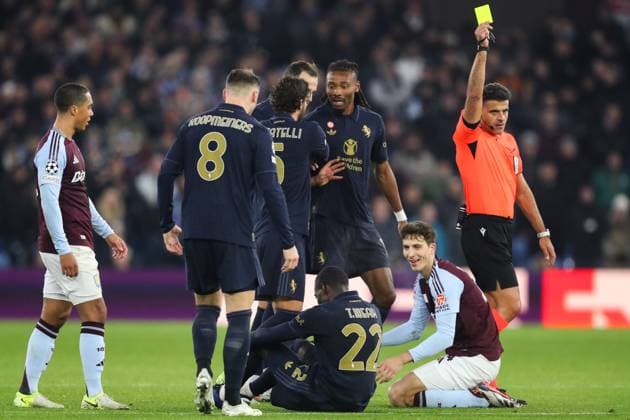 UEFA Champions League,League Phase MD5 Aston Villa v Juventus Pau Torres of Aston Villa is shown a yellow card by referee Jesus Gil Manzano during the UEFA Champions League,League Phase MD5 match Aston Villa vs Juventus at Villa Park, Birmingham, United Kingdom, 27th November 2024 (Photo by Gareth Evans News Images) Birmingham Villa Park West Midlands United Kingdom Copyright: xGarethxEvans NewsxImagesx