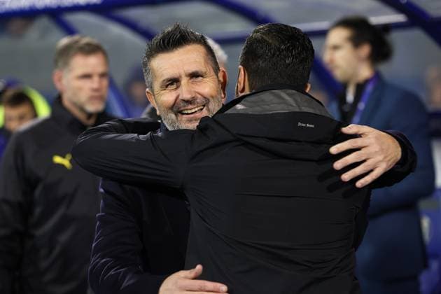 Zagreb, 27.11.2024. - Maksimir Stadium, UEFA CHAMPIONS LEAGUE - 2024 25, League phase, Matchday 5; GNK Dinamo - Borussia Dortmund. Nenad Bjelica (Dinamo Zagreb Coach) and Nuri Sahin (Borussia Dortmund Coach) greeting before the match. GNK Dinamo - Borussia Dortmund 