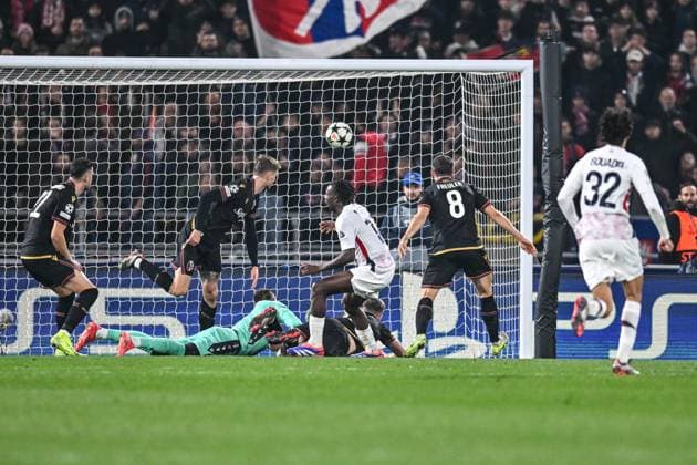 LillaÃ¢ÂÄÂ™s Ngal ayel Mukau scores a goal during Bologna FC vs LOSC Lille, UEFA Champions League football match in Bologna, Italy, November 27 2024  Copyright: xAlessioxMarini IPAxSportx xipa-ax xx IPA_51921559 IPA_Agency_IPA51921559