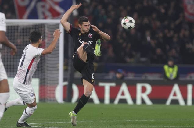 Bologna s Remo Freuler during the Uefa Champions League soccer match between Bologna f.c. and Losc Lille at the Dall Ara Stadium, Bologna, northern Italy, Wednesday, November 27, 2024. - Soccer - (Photo Michele Nucci - LaPresse)  Copyright: xMichelexNucci LaPressex