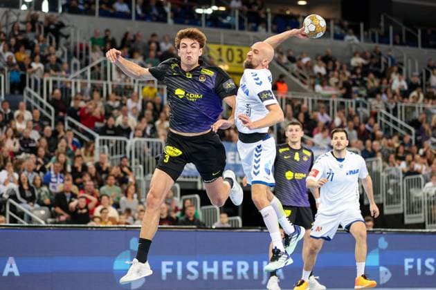 HC Zagreb v HBC Nantes - EHF Champions League Timur Dibirov of HC Zagreb shoots during the EHF Champions League group B round 9 match between HC Zagreb and HBC Nantes at Arena Zagreb on November 27, 2024 in Zagreb, Croatia.  MatijaxHabljak PIXSELL
