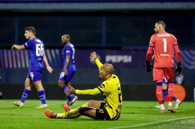 GNK Dinamo v Borussia Dortmund - UEFA Champions League 2024 25 League Phase MD5 Donyell Malen reacts after he misses a goal during the UEFA Champions League 2024 25 League Phase MD5 match between GNK Dinamo Zagreb and Borussia Dortmund at Maksimir stadium on November 27, 2024 in Zagreb, Croatia.  LukaxStanzl PIXSELL