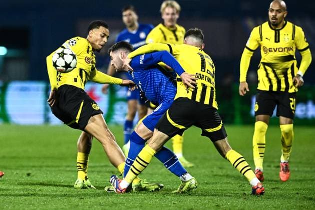 GNK Dinamo v Borussia Dortmund - UEFA Champions League 2024 25 League Phase MD5 Martina Baturina of Dinamo Zagreb is challenged by Felix Nmecha and Pascal Groß of Borussia Dortmund the UEFA Champions League 2024 25 League Phase MD5 match between GNK Dinamo Zagreb and Borussia Dortmund at Maksimir stadium on November 27, 2024 in Zagreb, Croatia.  MarkoxLukunic PIXSELL