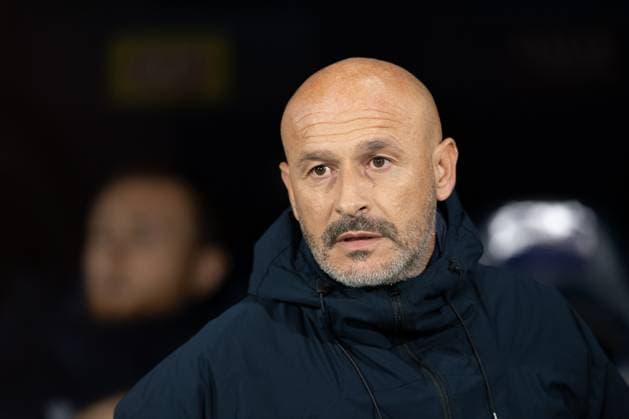 Foto IPP Damiano Fiorentini Bologna 27 11 2024 calcio Champions League 2024-2025 partita Bologna - Lille nella foto: Vincenzo Italiano allenatore del Bologna Italy Photo Press World Copyright italy  Copyright: xR4924_italyphotopressx