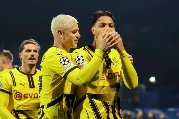 Ramy Bensebaini Borussia Dortmund celebrates after scoring his teams second goal with Julian Ryerson Borussia Dortmund , UEFA Champions League 2024 25 League Phase MD5, GNK Dinamo v Borussia Dortmund, Stadion Maksimir on November 27, 2024 in Zagreb, Croatia Photo by Marco Steinbrenner DeFodi Images Ramy Bensebaini Borussia Dortmund celebrates after scoring his teams second goal with Julian Ryerson Borussia Dortmund , UEFA Champions League 2024 25 League Phase MD5, GNK Dinamo v Borussia Dortmund, Stadion Maksimir, November 27, 2024 in Zagreb, Croatia Photo by Marco Steinbrenner DeFodi Images Defodi 700 zagreb bvb 20241127 066 Defodi-700
