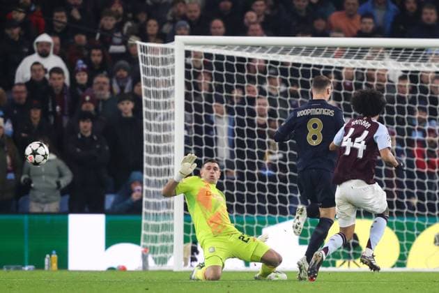 UEFA Champions League,League Phase MD5 Aston Villa v Juventus Emiliano Martinez of Aston Villa saves a shot from Teun Koopmeiners of Juventus during the UEFA Champions League,League Phase MD5 match Aston Villa vs Juventus at Villa Park, Birmingham, United Kingdom, 27th November 2024 (Photo by Gareth Evans News Images) Birmingham Villa Park West Midlands United Kingdom Copyright: xGarethxEvans NewsxImagesx
