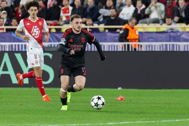 Kerem Akturkoglu ( 17 - SL Benfica) in action during Monaco vs Benfica, UEFA Champions League football match in Monaco, Principality of Monaco, November 27 2024  Copyright: xNicolaxMastronardi IPAxSportx xix xx IPA_51921975 IPA_Agency_IPA51921975