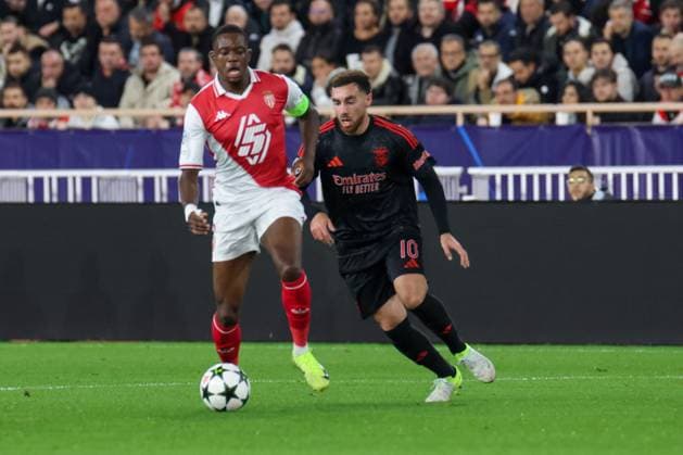 Denis Zakaria ( 6 - AS Monaco) and Orkun Kokcu ( 10 - SL Benfica) during Monaco vs Benfica, UEFA Champions League football match in Monaco, Principality of Monaco, November 27 2024  Copyright: xNicolaxMastronardi IPAxSportx xix xx IPA_51921991 IPA_Agency_IPA51921991