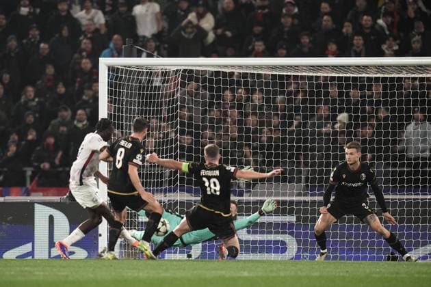 Lille s Ngal ayel Mukau goal 0-1 during the Uefa Champions League 2024 2025 soccer match between Bologna and Lille at Renato Dall Ara Stadium - Soccer - Bologna, Italy - Wednesday November 27, 2024  Copyright: xMassimoxPaolone LaPressex