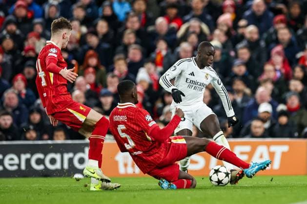 UEFA Champions League, League Phase MD5 Liverpool v Real Madrid Ibrahima Konate of Liverpool stops a shot form Ferland Mendy of Real Madrid during the UEFA Champions League, League Phase MD5 Liverpool v Real Madrid at Anfield, Liverpool, United Kingdom, 27th November 2024 (Photo by Mark Cosgrove News Images) Liverpool Anfield Merseyside United Kingdom Copyright: xMarkxCosgrove NewsxImagesx