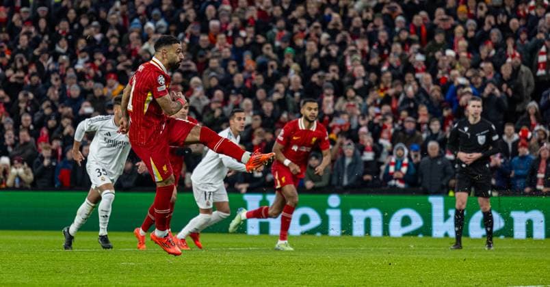 Football - UEFA Champions League - League Phase - Liverpool FC v Real Madrid CF LIVERPOOL, ENGLAND - Wednesday, November 27, 2024: Liverpool s Mohamed Salah sees his penalty kick go side during the UEFA Champions League game between Liverpool FC and Real Madrid CF at Anfield. (Photo by David Rawcliffe Propaganda) LIVERPOOL Anfield MERSEYSIDE ENGLAND  Copyright: xDavidxRawcliffex P2024-11-27-Liverpool_Madrid-53