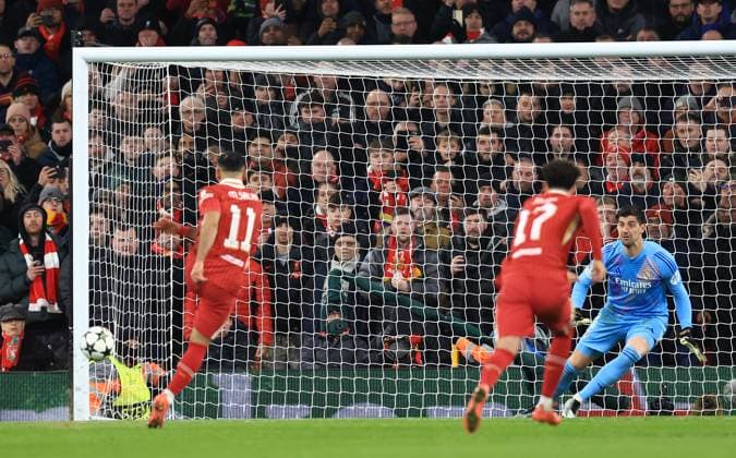 Sport Bilder des Tages Liverpool, England, 27th November 2024. Liverpool™s Mohamed Salah penalty hits the posts during the UEFA Champions League match at Anfield, Liverpool. Picture credit should read: Jessica Hornby Sportimage EDITORIAL USE ONLY. No use with unauthorised audio, video, data, fixture lists, club league logos or live services. Online in-match use limited to 120 images, no video emulation. No use in betting, games or single club league player publications. SPI-3486-0081